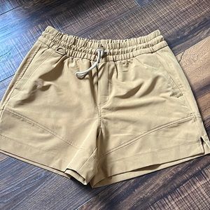 Old Navy athletic hiking shorts (Outdoor Voices dupe!)